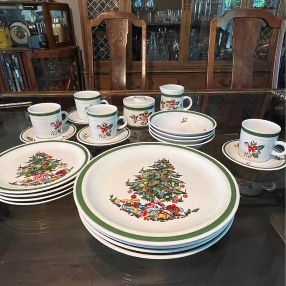 Yamaka Noel Stoneware Dinnerware Set